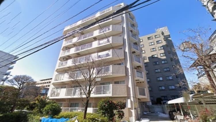 雨漏り調査と修理が完了したRC造10階建てマンション：資産価値を回復させた全景写真